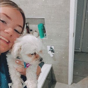 Meet your Posher, Alyssa